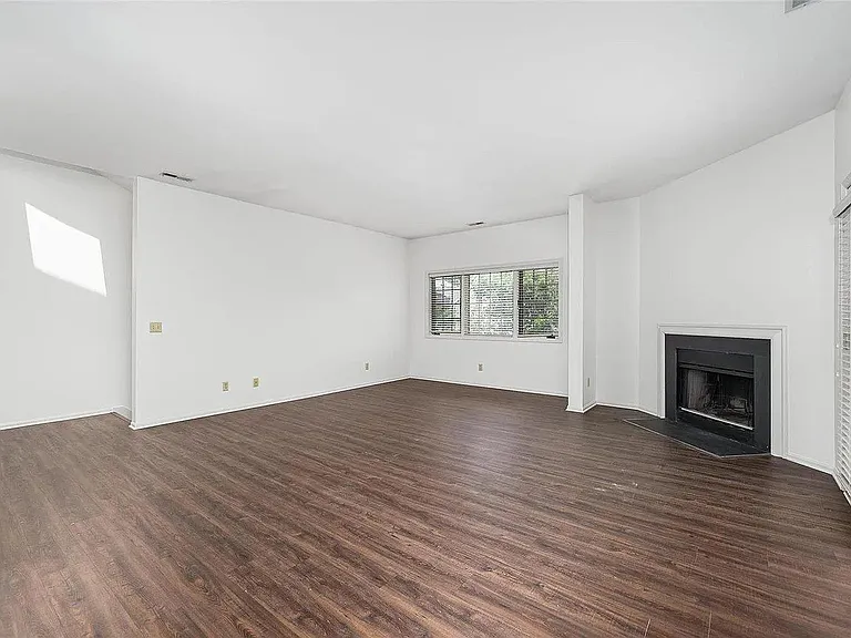 1025 N Spoede Rd — Photo 5