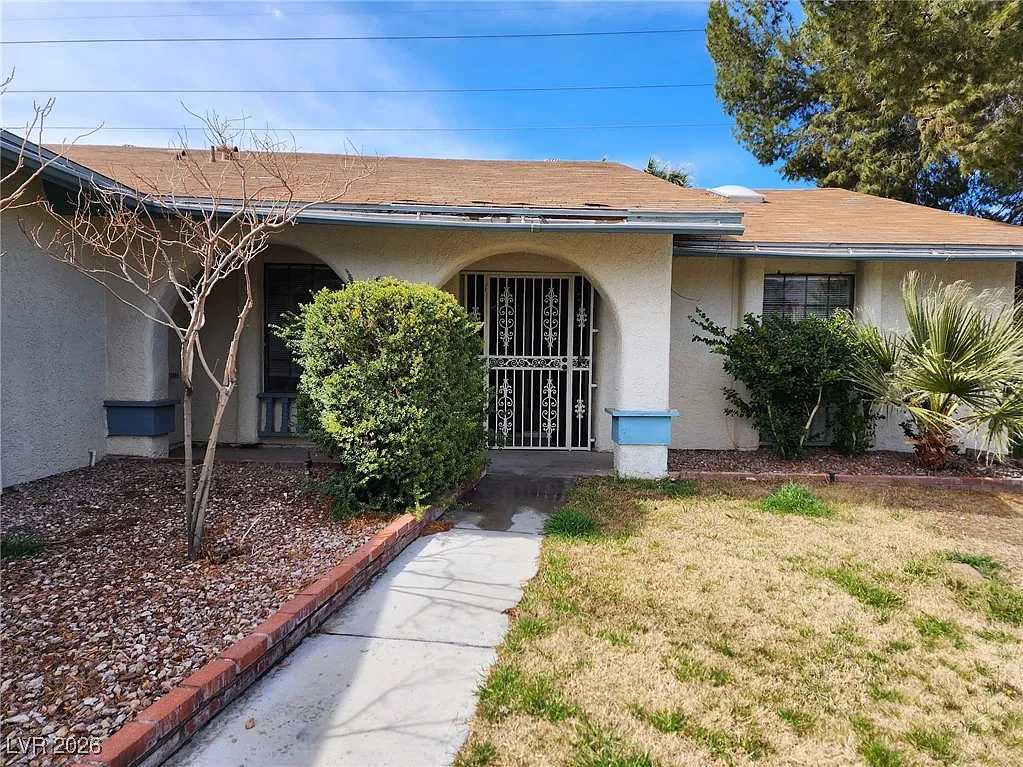 3 bed, 2.0 bath, 1714 sqft, $2,575 — Photo 2