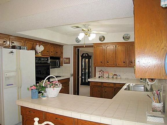5th image of 3409 S Glenbrook Dr