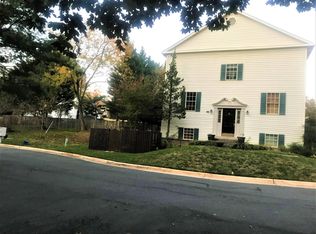 4528 Little River Run Dr, Annandale, VA 22003