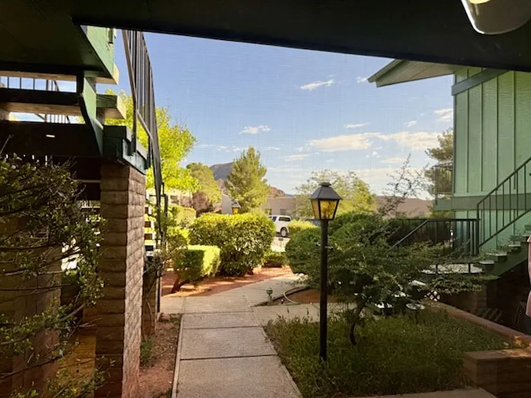 50 Sombart Ln — Photo 19