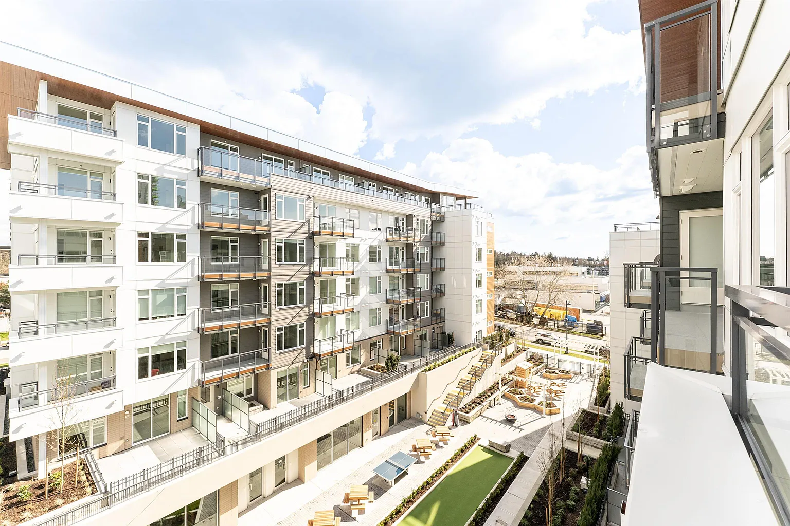 10466 138a St #512 photo 1