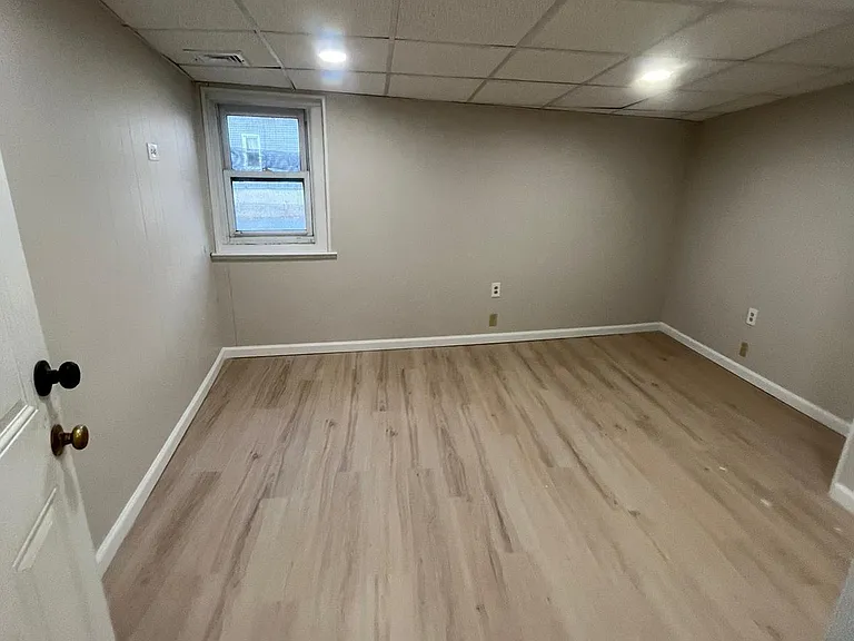 485 Lakeside Ave #2R — Photo 3