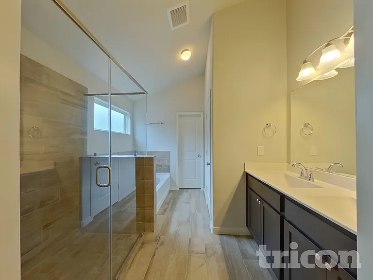 9829 Glen Brook Ln — Photo 7