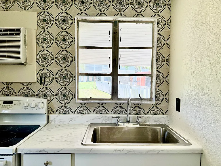 804 W Saint Petersburg Dr #804 — Photo 11