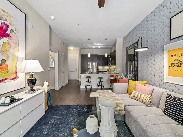 The Fairmount at Oak Lawn — Photo 7