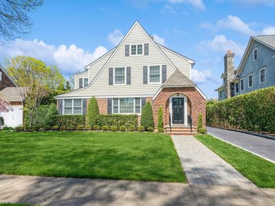 103 Chestnut Street, Garden City, NY, 11530