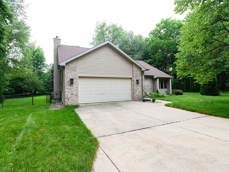 1st image of 638 E Osterhout Ave