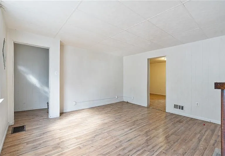 2631 Josephine St — Photo 11