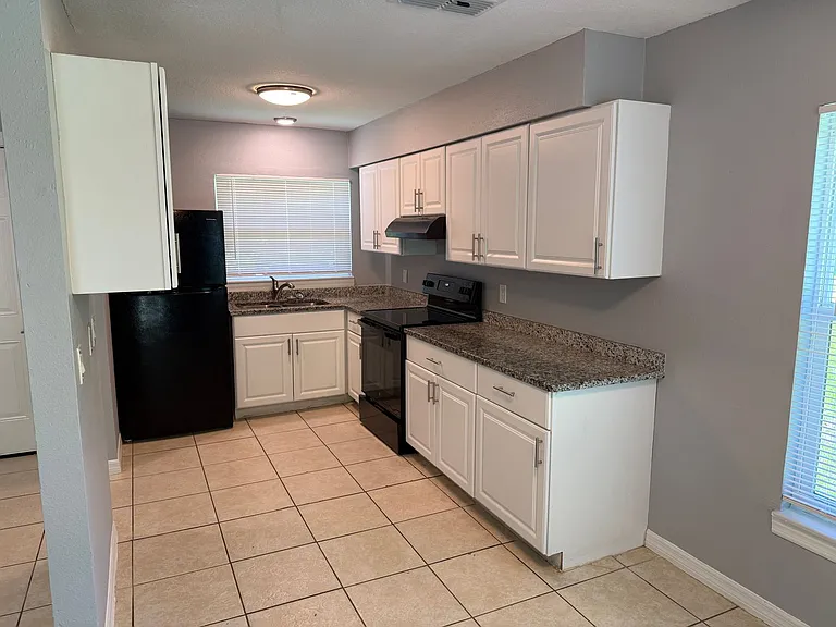 712 Parkwood Ave — Photo 7