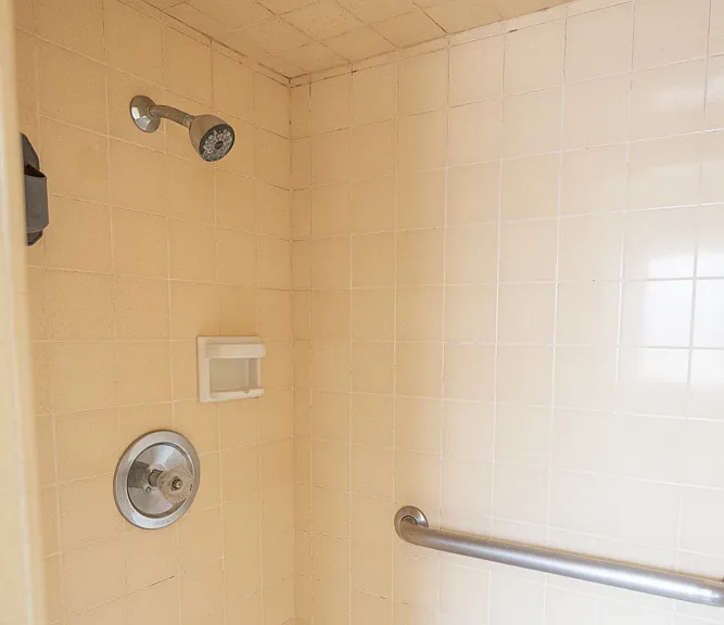452 W Wilson Ave — Photo 23