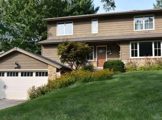 2525 S Roundhill Ct, Bloomington, IN