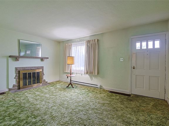 5th image of 1912 Sunny Ridge Rd S