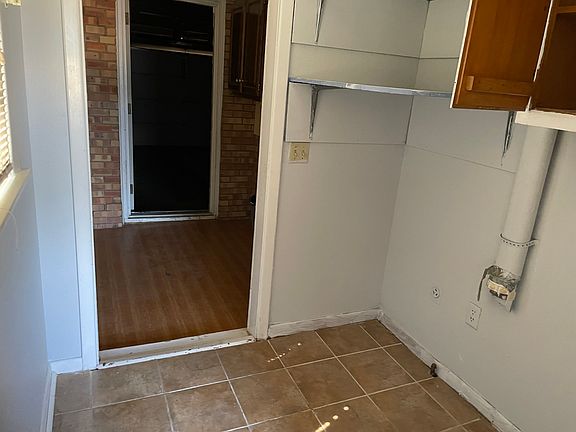 5th image of 2207 SW 22nd Ave