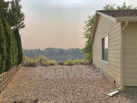 3rd image of 2131 NW Canyon Ct