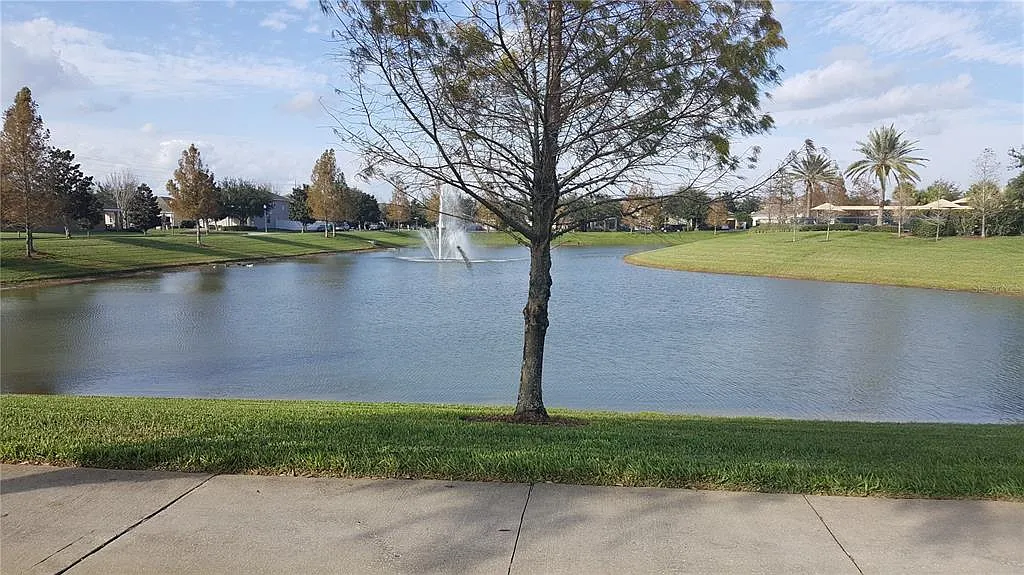 4 bed, 3.5 bath, 2469 sqft, $3,150 — Photo 4