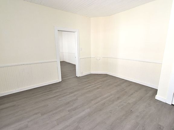 5th image of 829 Gay St