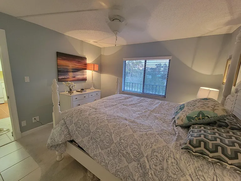 Bed room