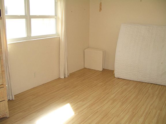 3rd image of 2737 NE 28th Street #7w