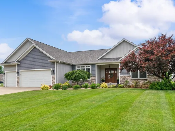 5420 Farallon Dr, Kalamazoo, MI 49009