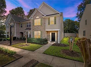 10 Musket Ln, Hampton, VA 23666