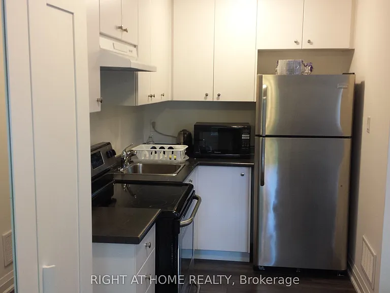 39 Stallibrass Ln S #BASEMENT — Photo 3