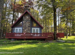 2823 Fairhaven Dr, Tobyhanna, PA 18466