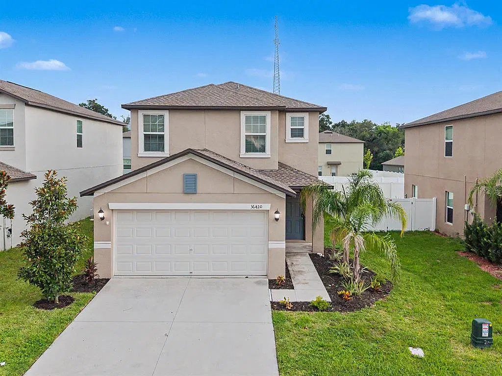4 bed, 2.5 bath, 2073 sqft, $2,400 — Photo 1