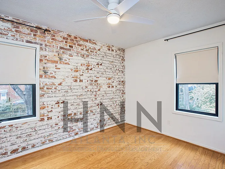 706 Argonne Ave NE #4 — Photo 5