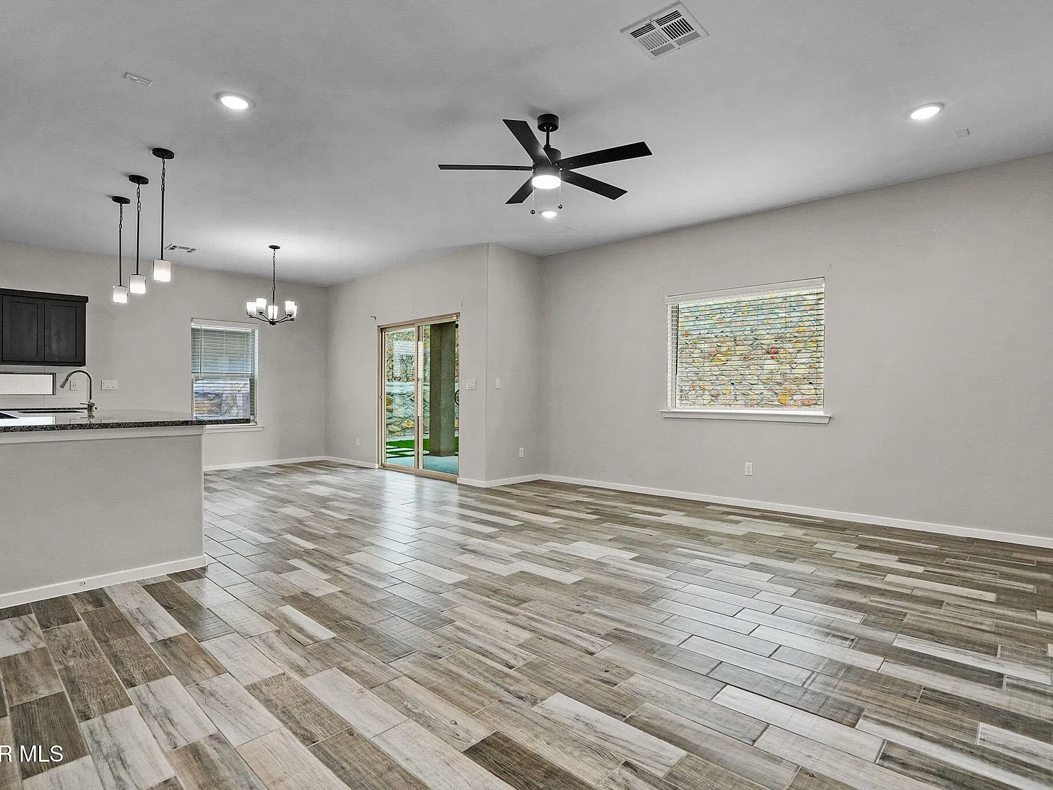 4 bed, 2.5 bath, 2225 sqft, $2,200 — Photo 3