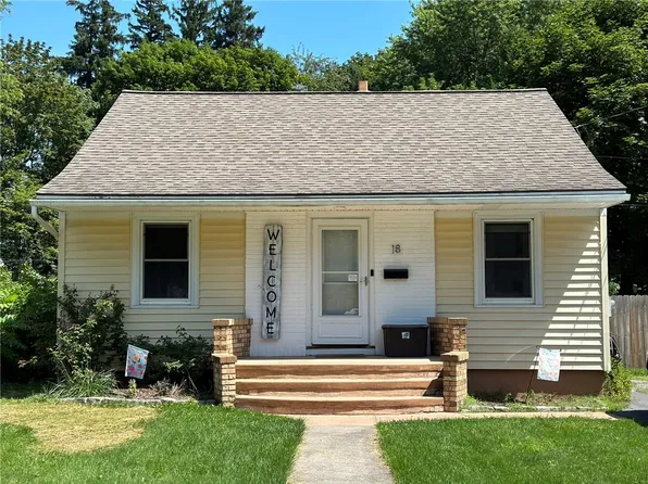 18 Dickerson St, Lyons, NY 14489