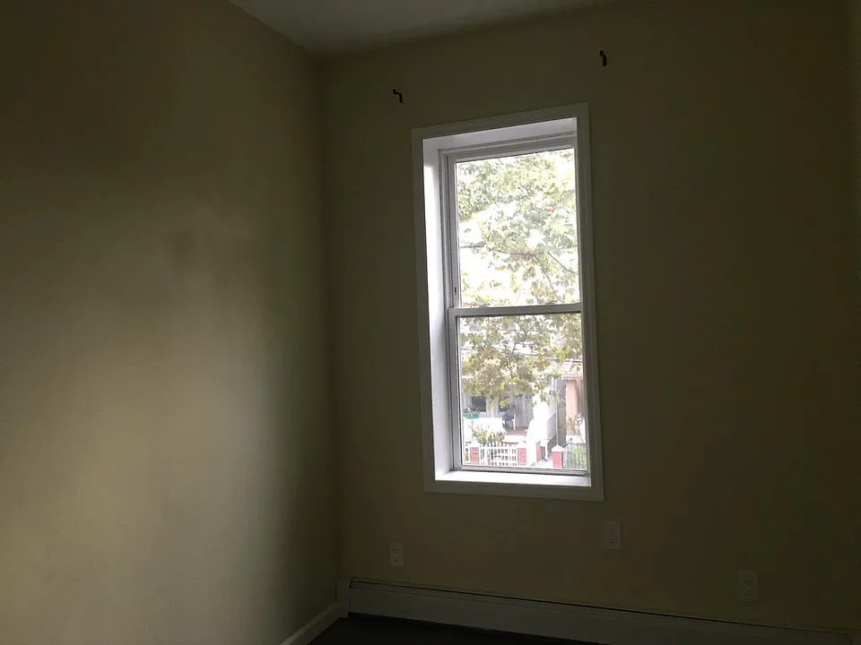 Building Photo 3