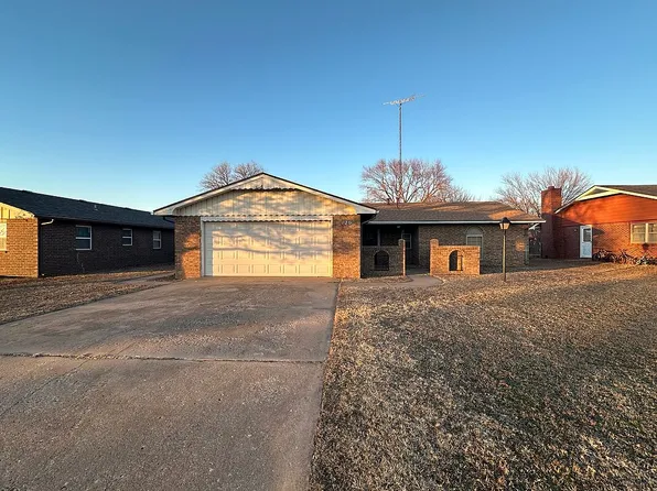 120 E Sunset Dr, Medford, OK 73759