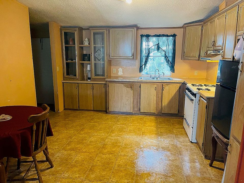 1st image of 575 NE 118th St