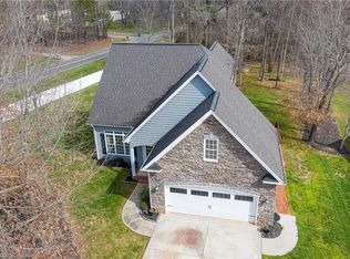 109 Fernhaven Ln, Mocksville, NC 27028
