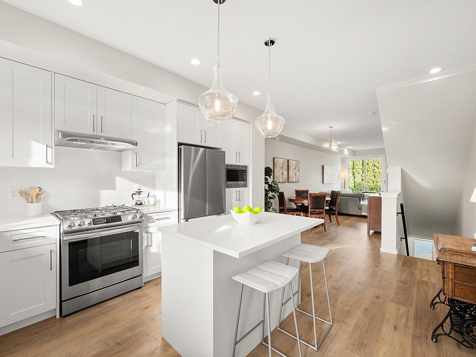 1st image of 1871 165a St #12