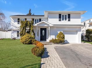 3127 Beltagh Ave, Wantagh, NY 11793