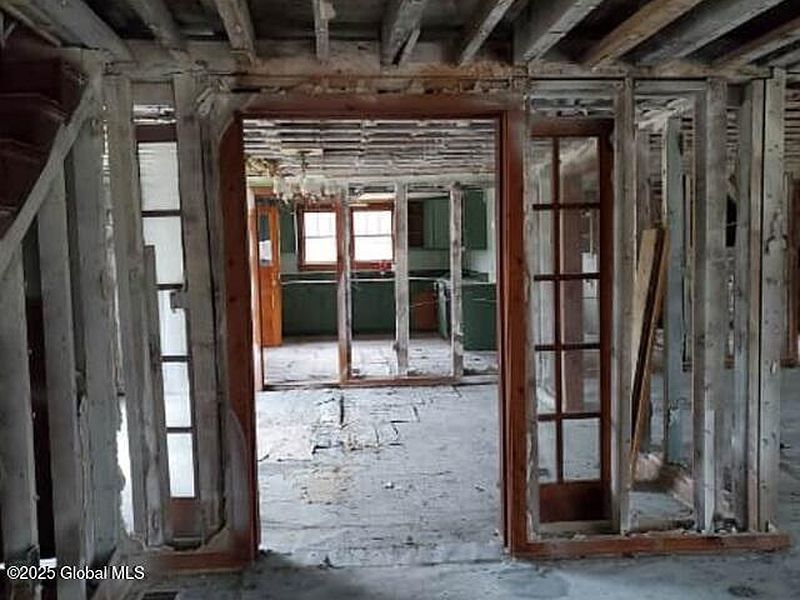 3rd image of 127 Benson Road