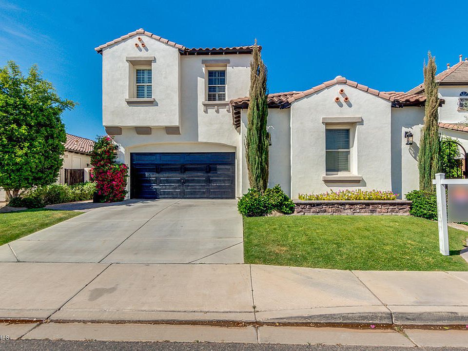 1st image of 2220 E Honeysuckle Pl