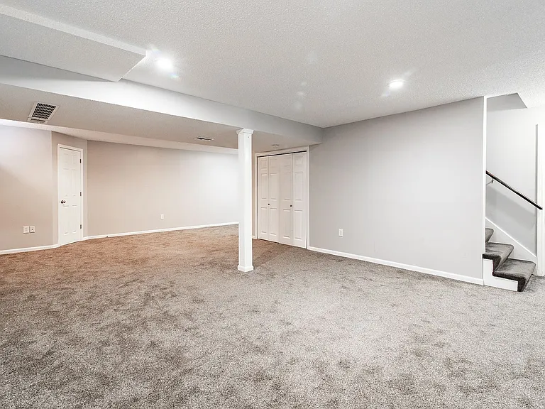 15704 Outlook St — Photo 36