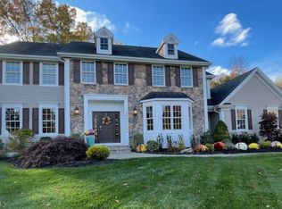 26 David Dr, Whippany, NJ 07981