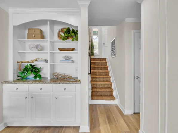 150 Wappoo Creek Dr APT 11, Charleston, SC 29412