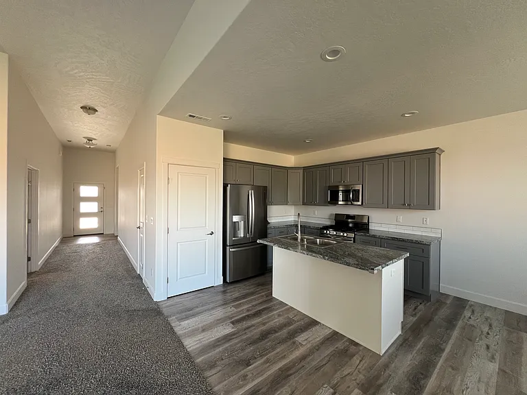 7813 Coldwater Dr — Photo 6