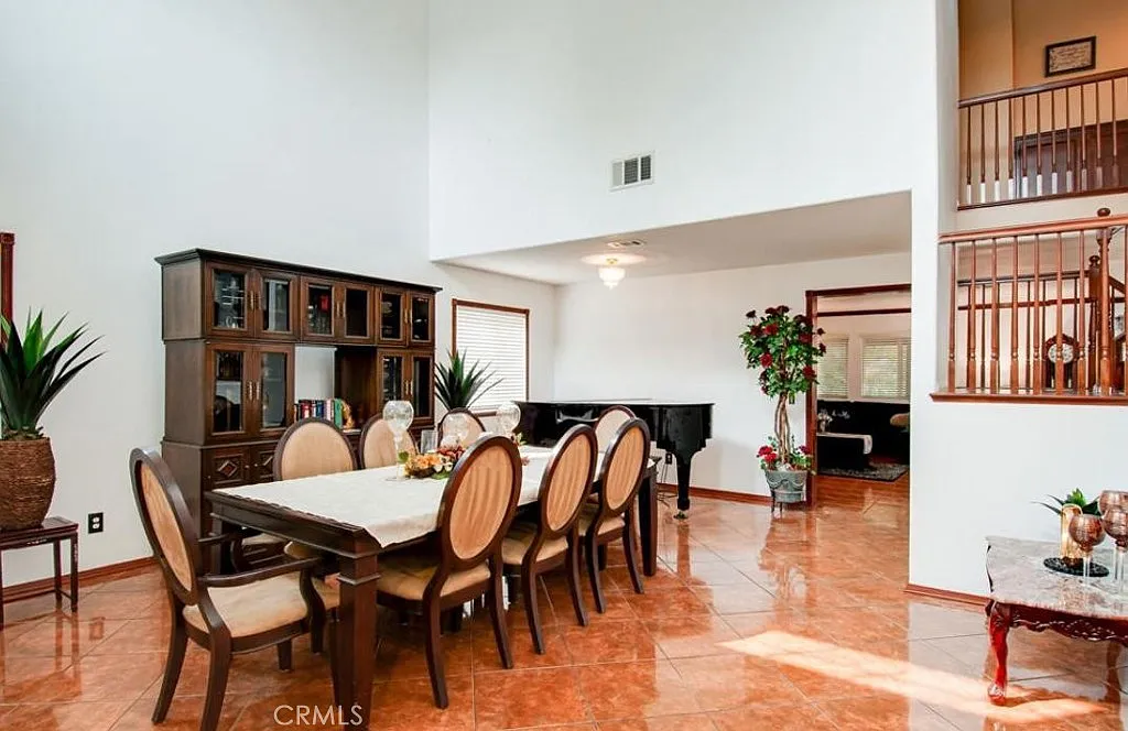 4 bed, 2916 sqft, $3,500 — Photo 3