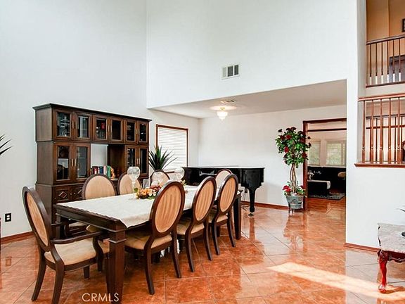 3rd image of 38305 Encanto Rd
