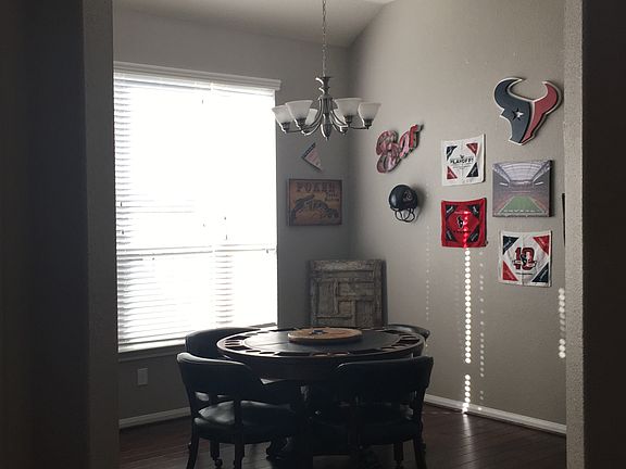 Gameroom or Formal Dining