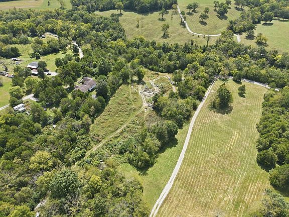 5th image of 1123 Gilberts Creek Rd