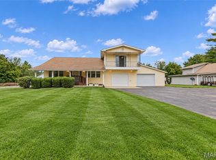 4620 N Alby Rd, Godfrey, IL 62035