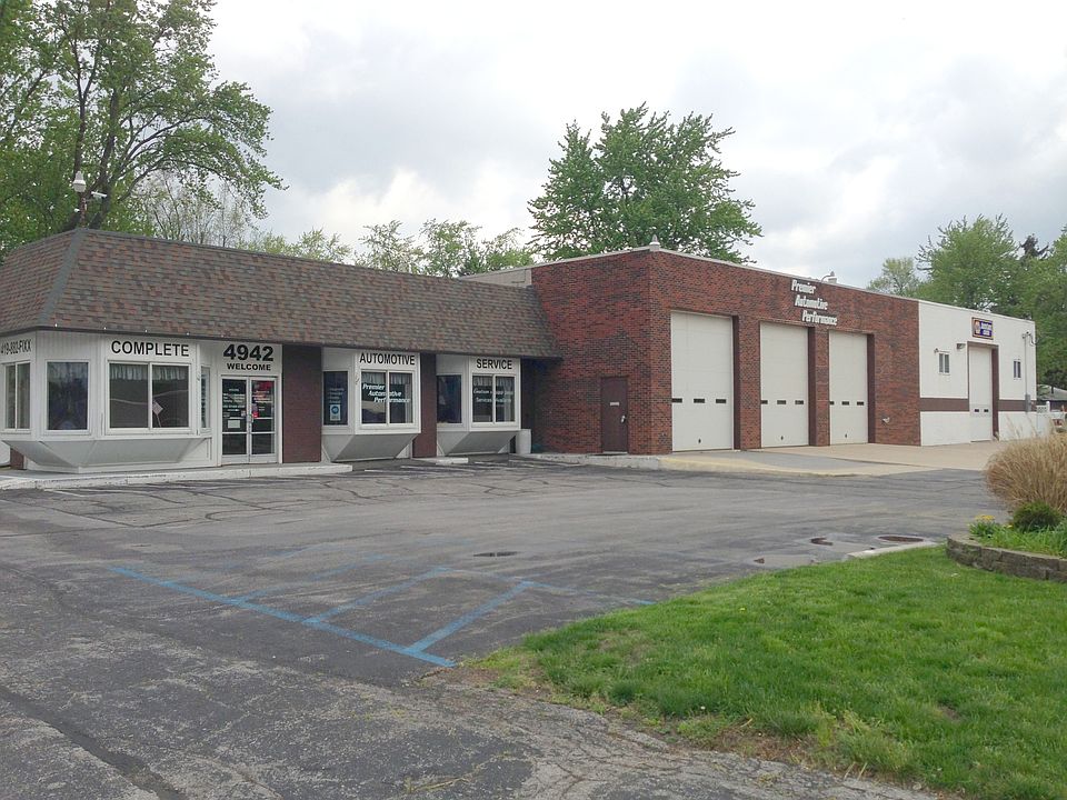 Past Retail location offers 11-30 parking spaces &amp; 2 restrooms with easy e-way access