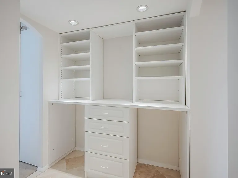 1800 Old Meadow Rd #1712A — Photo 26